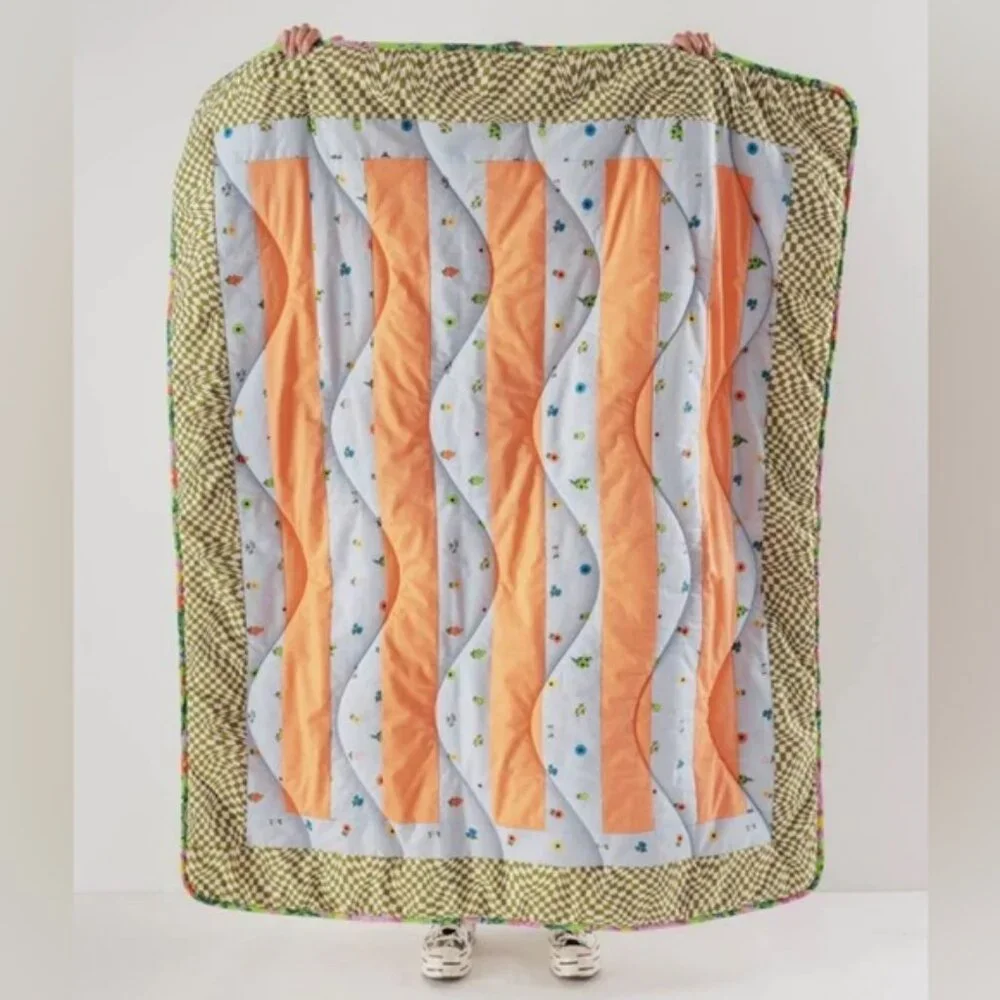 BAGGU DEADSTOCK QUILT THROW - Picture 1 of 4